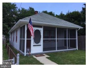 18 N BROAD ST, Deepwater, NJ 08023