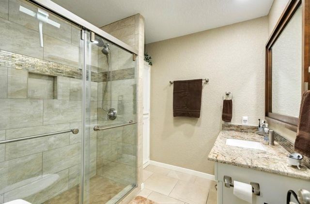 131 Bastrop Bayou Drive, Angleton, TX 77515