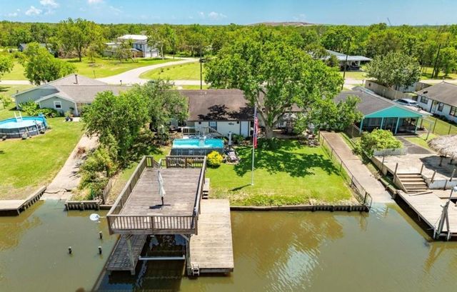 131 Bastrop Bayou Drive, Angleton, TX 77515