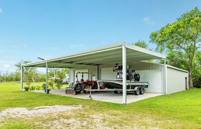 131 Bastrop Bayou Drive, Angleton, TX 77515