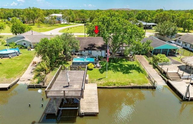 131 Bastrop Bayou Drive, Angleton, TX 77515