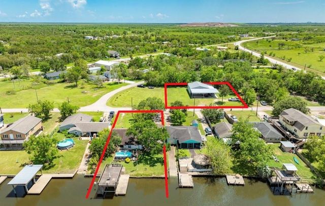 131 Bastrop Bayou Drive, Angleton, TX 77515