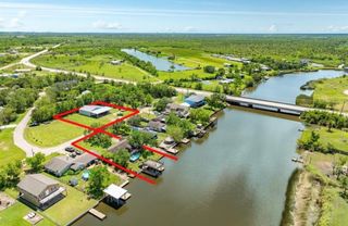 131 Bastrop Bayou Drive, Angleton, TX 77515