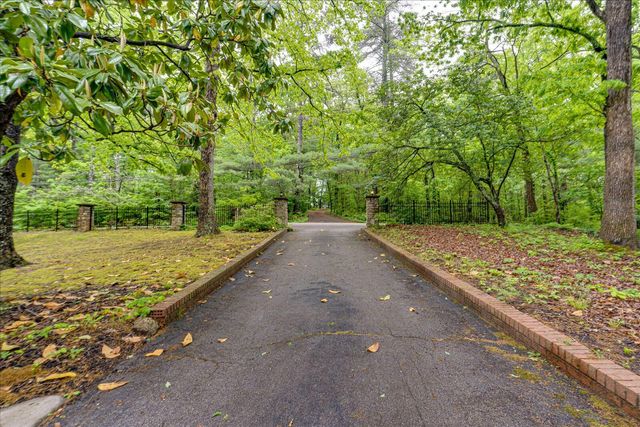 6301 Forest Park Drive, Signal Mountain, TN 37377