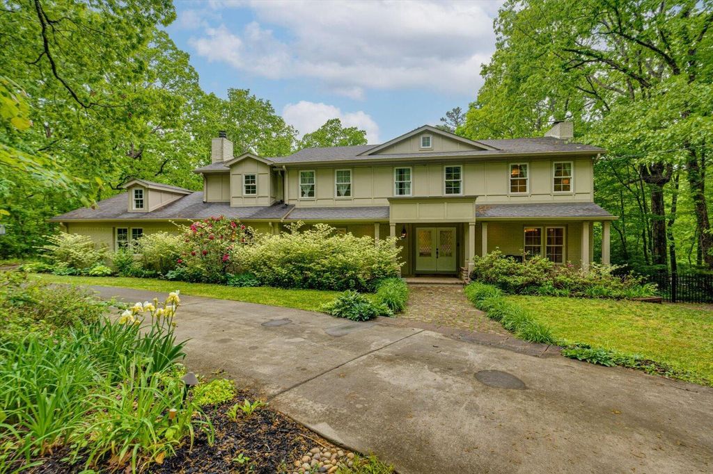 6301 Forest Park Drive, Signal Mountain, TN 37377
