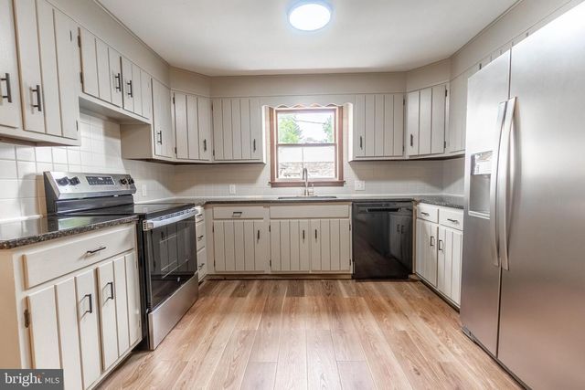 575 GRANT DR, Hanover, PA 17331
