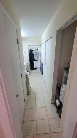 842 Selkirk Street, West Palm Beach, FL 33405