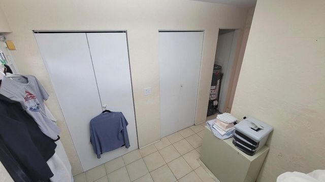 842 Selkirk Street, West Palm Beach, FL 33405