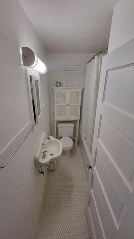 842 Selkirk Street, West Palm Beach, FL 33405