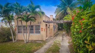 842 Selkirk Street, West Palm Beach, FL 33405