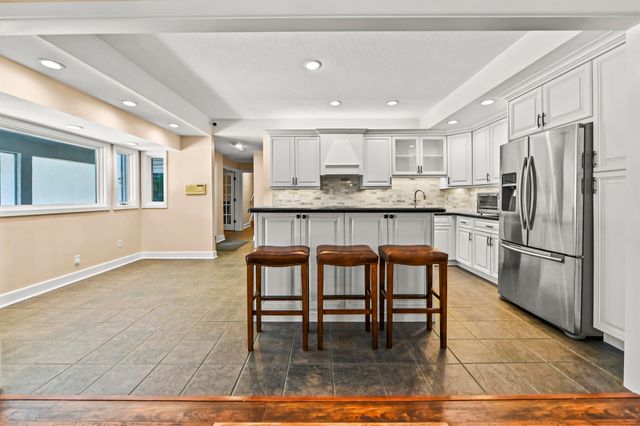 5703 Lago Del Sol Drive, Lake Worth, FL 33449