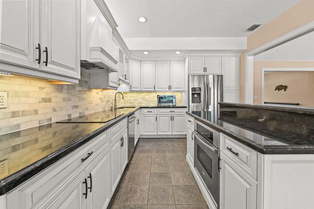 5703 Lago Del Sol Drive, Lake Worth, FL 33449
