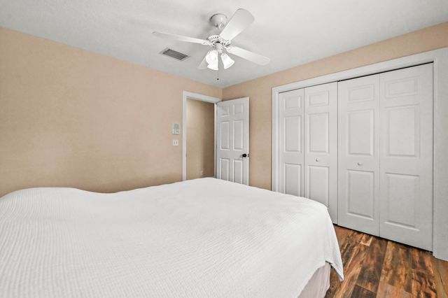 5703 Lago Del Sol Drive, Lake Worth, FL 33449