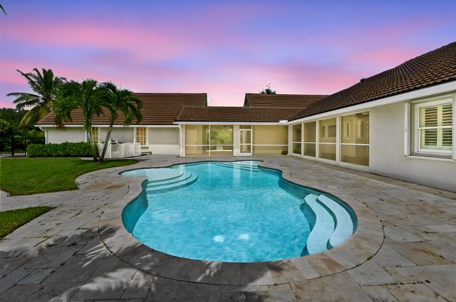 5703 Lago Del Sol Drive, Lake Worth, FL 33449