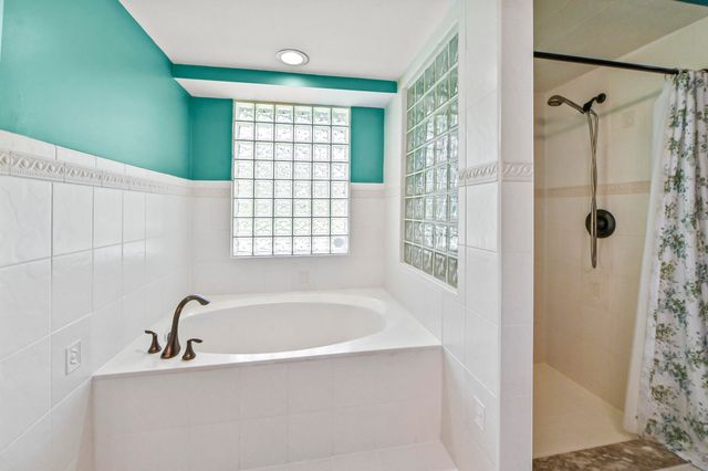 5703 Lago Del Sol Drive, Lake Worth, FL 33449