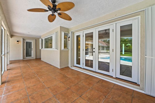 5703 Lago Del Sol Drive, Lake Worth, FL 33449