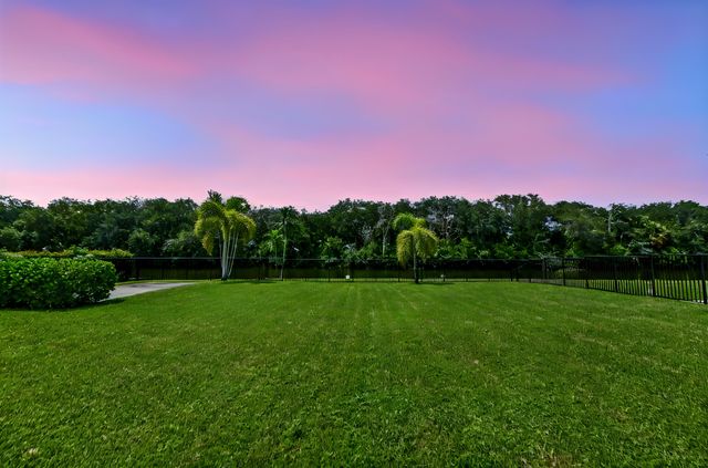 5703 Lago Del Sol Drive, Lake Worth, FL 33449