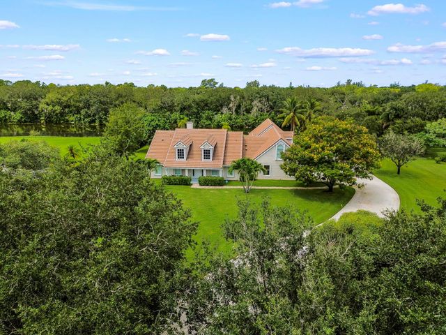 5703 Lago Del Sol Drive, Lake Worth, FL 33449
