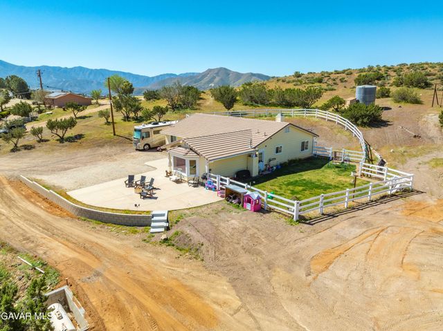 2807 Clanfield Street, Acton, CA 93510