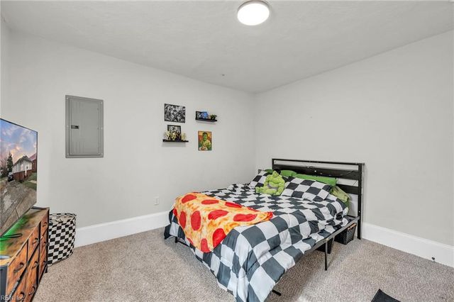 222 Division ST N, Suffolk, VA 23434