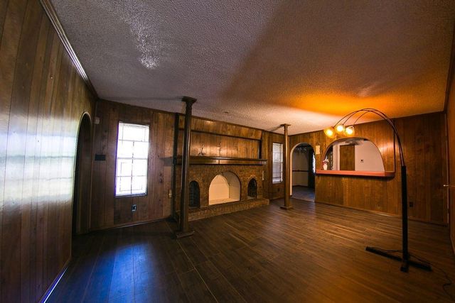 8435 Sterlingshire Street, Houston, TX 77078