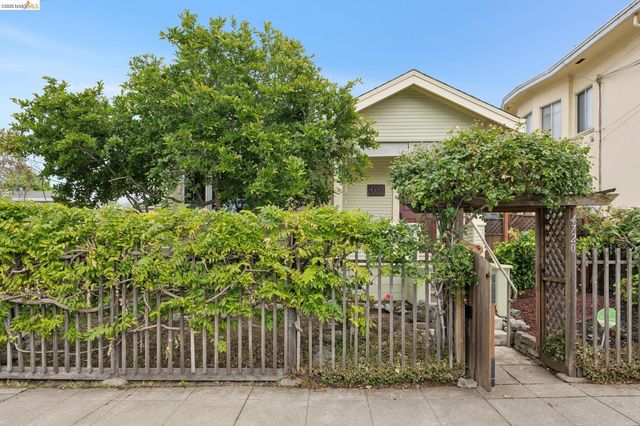 4720 Salem St, Emeryville, CA 94608