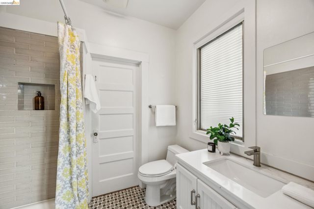 4720 Salem St, Emeryville, CA 94608