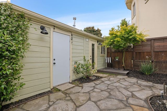 4720 Salem St, Emeryville, CA 94608