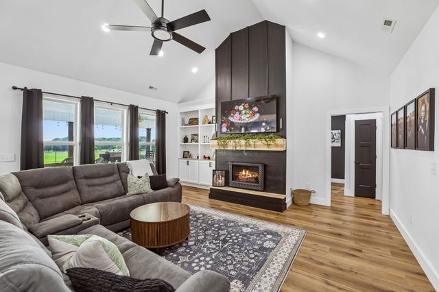 426 Maple Bend Rd, Winchester, TN 37398