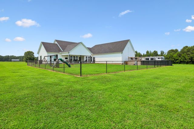 426 Maple Bend Rd, Winchester, TN 37398