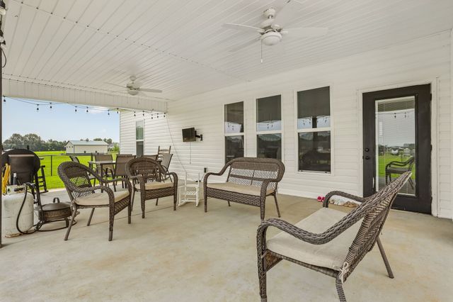 426 Maple Bend Rd, Winchester, TN 37398
