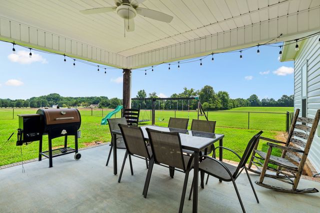 426 Maple Bend Rd, Winchester, TN 37398