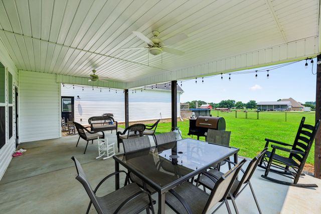 426 Maple Bend Rd, Winchester, TN 37398