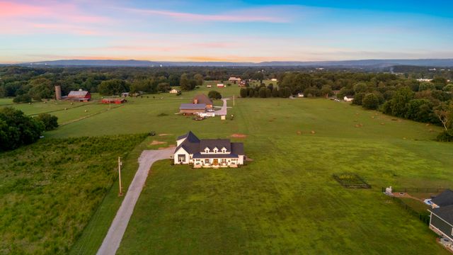 426 Maple Bend Rd, Winchester, TN 37398