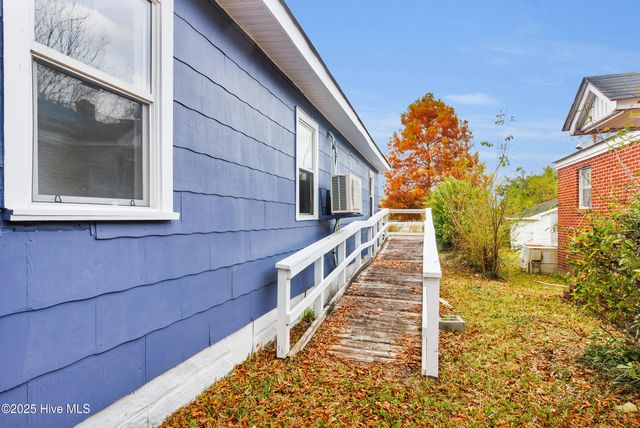 1226 Cedar Street, New Bern, NC 28560