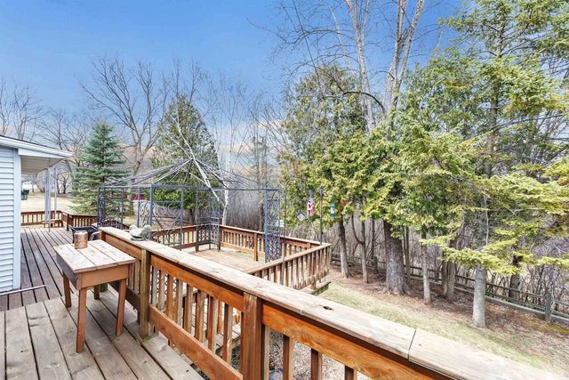 1202 RED MAPLE ROAD, De Pere, WI 54115
