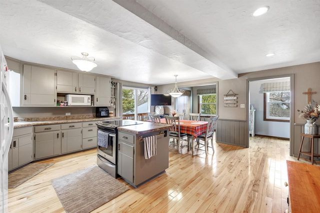 1202 RED MAPLE ROAD, De Pere, WI 54115