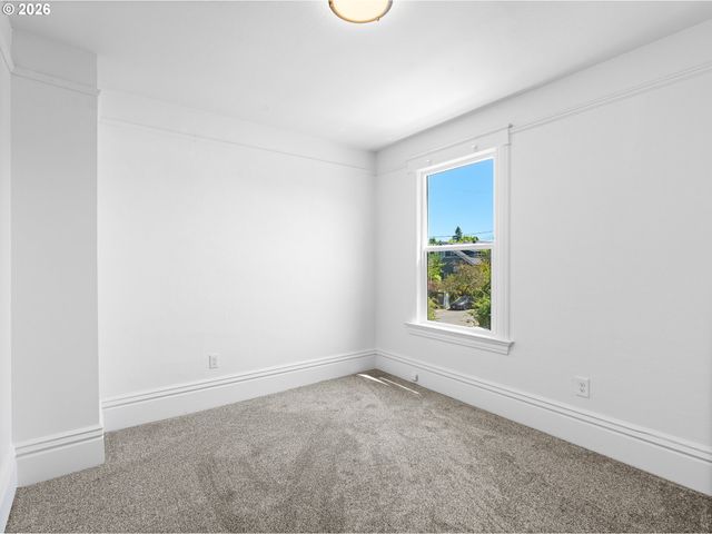 3818 Se MORRISON St, Portland, OR 97214