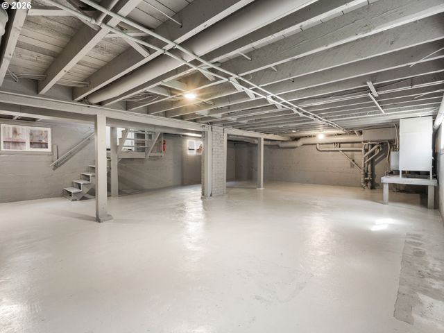 3818 Se MORRISON St, Portland, OR 97214