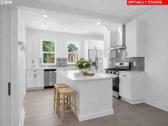 3818 Se MORRISON St, Portland, OR 97214