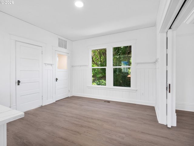 3818 Se MORRISON St, Portland, OR 97214