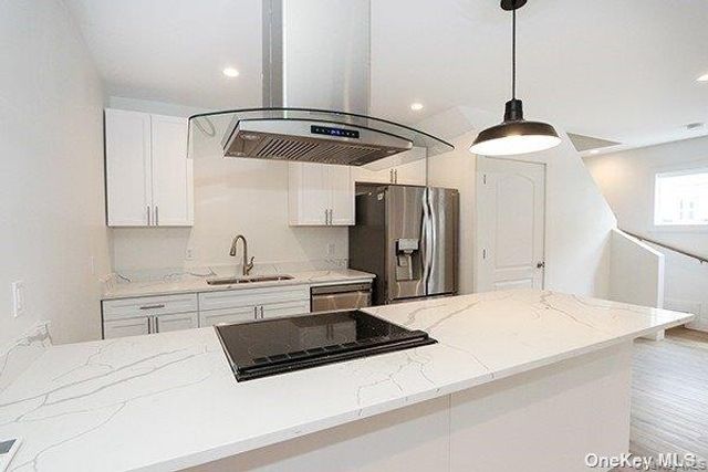 1415 Old Northern Boulevard 5, Roslyn, NY 11576