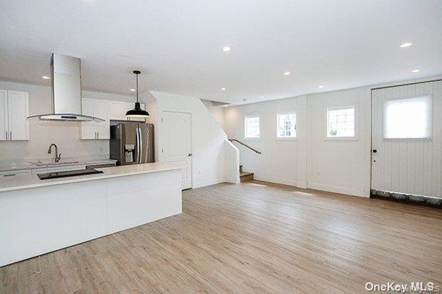 1415 Old Northern Boulevard 5, Roslyn, NY 11576