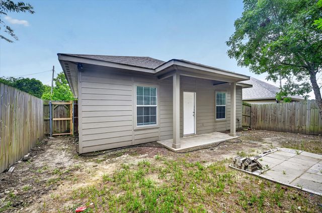3205 Bois D Arc Street, Greenville, TX 75401