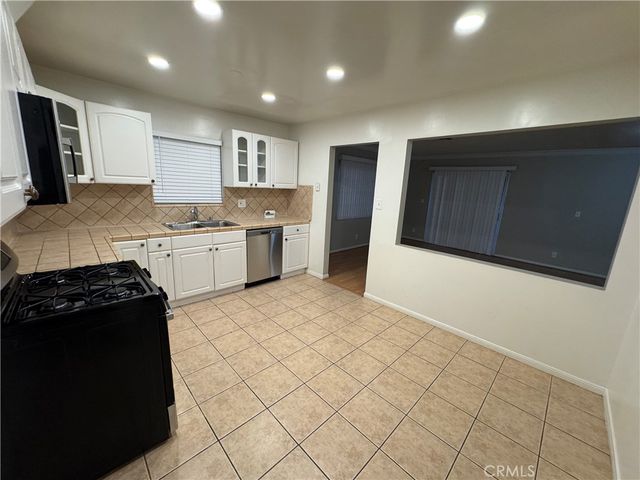 7943 Lasaine Avenue, Northridge, CA 91325