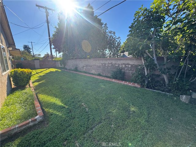 7943 Lasaine Avenue, Northridge, CA 91325