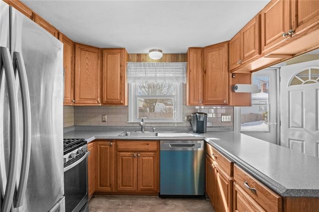 78 Villa Avenue, Cranston, RI 02905