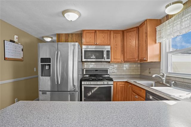 78 Villa Avenue, Cranston, RI 02905