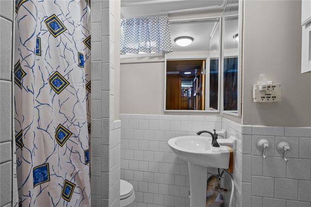 78 Villa Avenue, Cranston, RI 02905