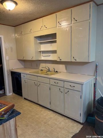 139 Bobolink, New Braunfels, TX 78130